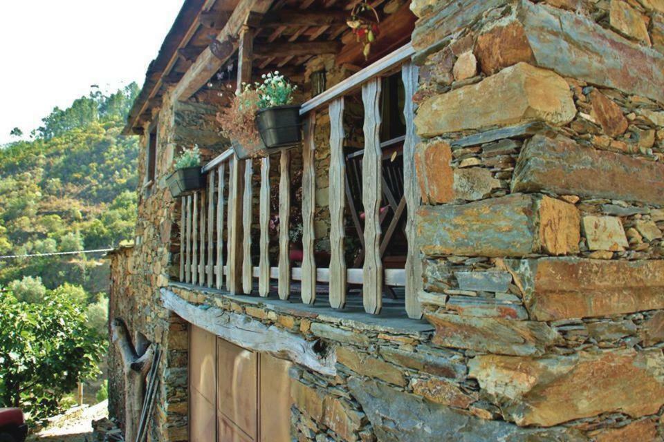 Гостевой дом A Casa Da Natalia Cha de Alvares Экстерьер фото